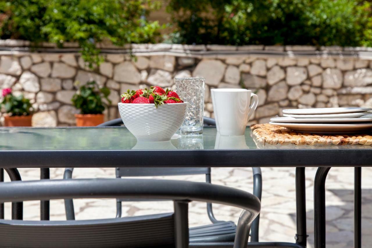 Agni Suites Nikiana Esterno foto